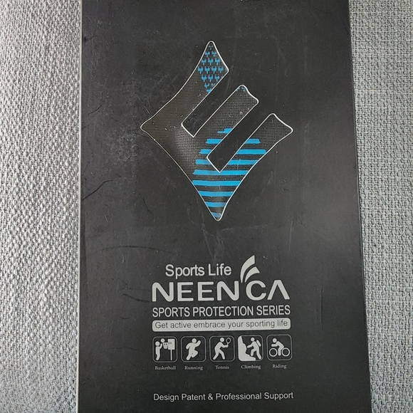 Sports Protection Series Knee Brace - Black and Blue - Picture 1 of 3